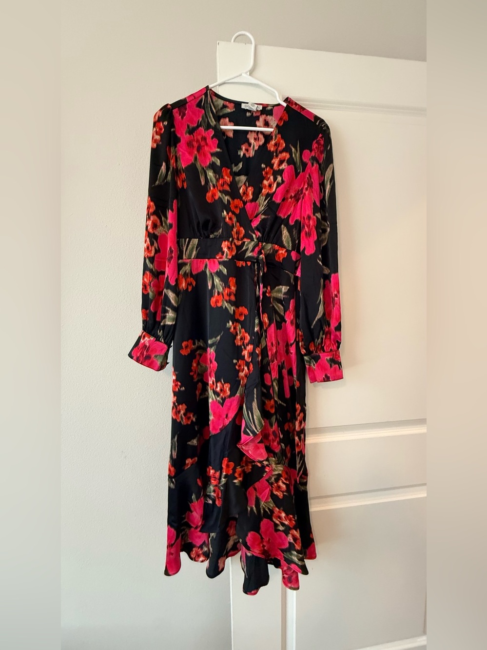 sofia by sofia vergara Black Wrap Midi Dress with Hot Pink & Coral Floral Print